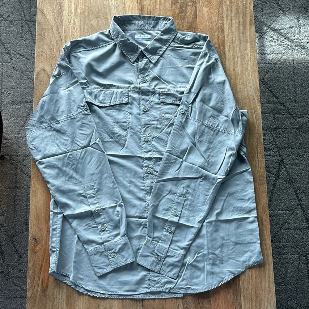Columbia Large gray long-sleeve shirt